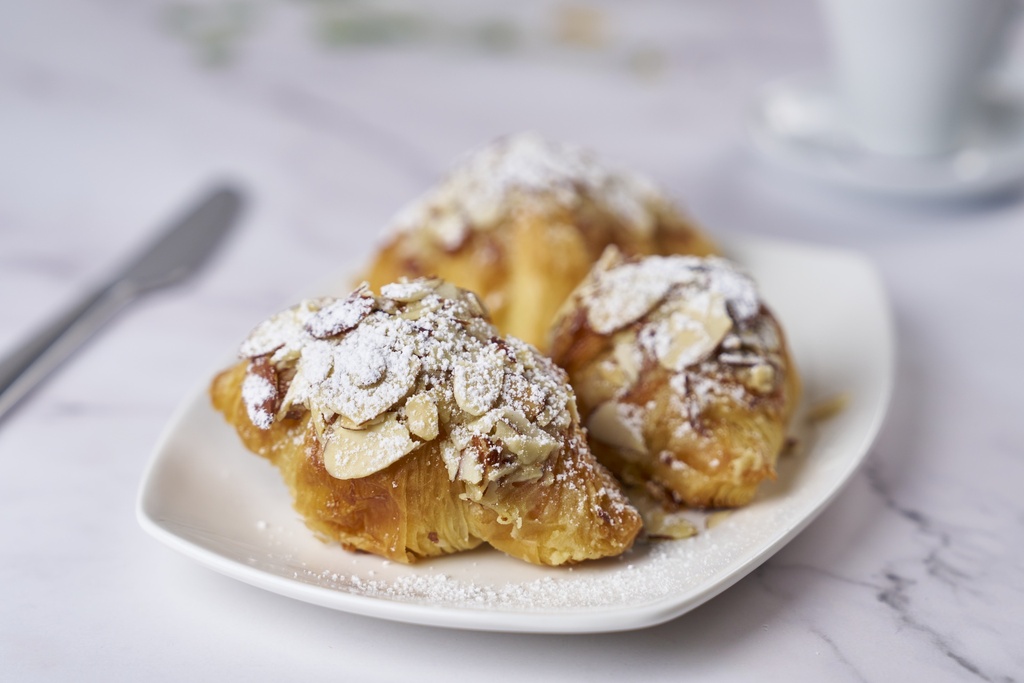 Almond Croissant (12 Pcs)